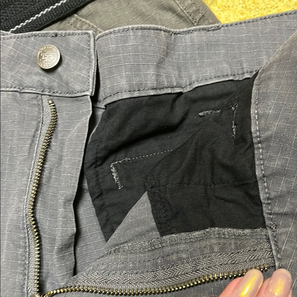 EUC two Ranch Tough Gray and Blue Cargo Shorts - Picture 4 of 16